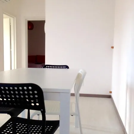 Apt. 2 Pratico E Luminoso A 100 M Dall'ospedale 公寓